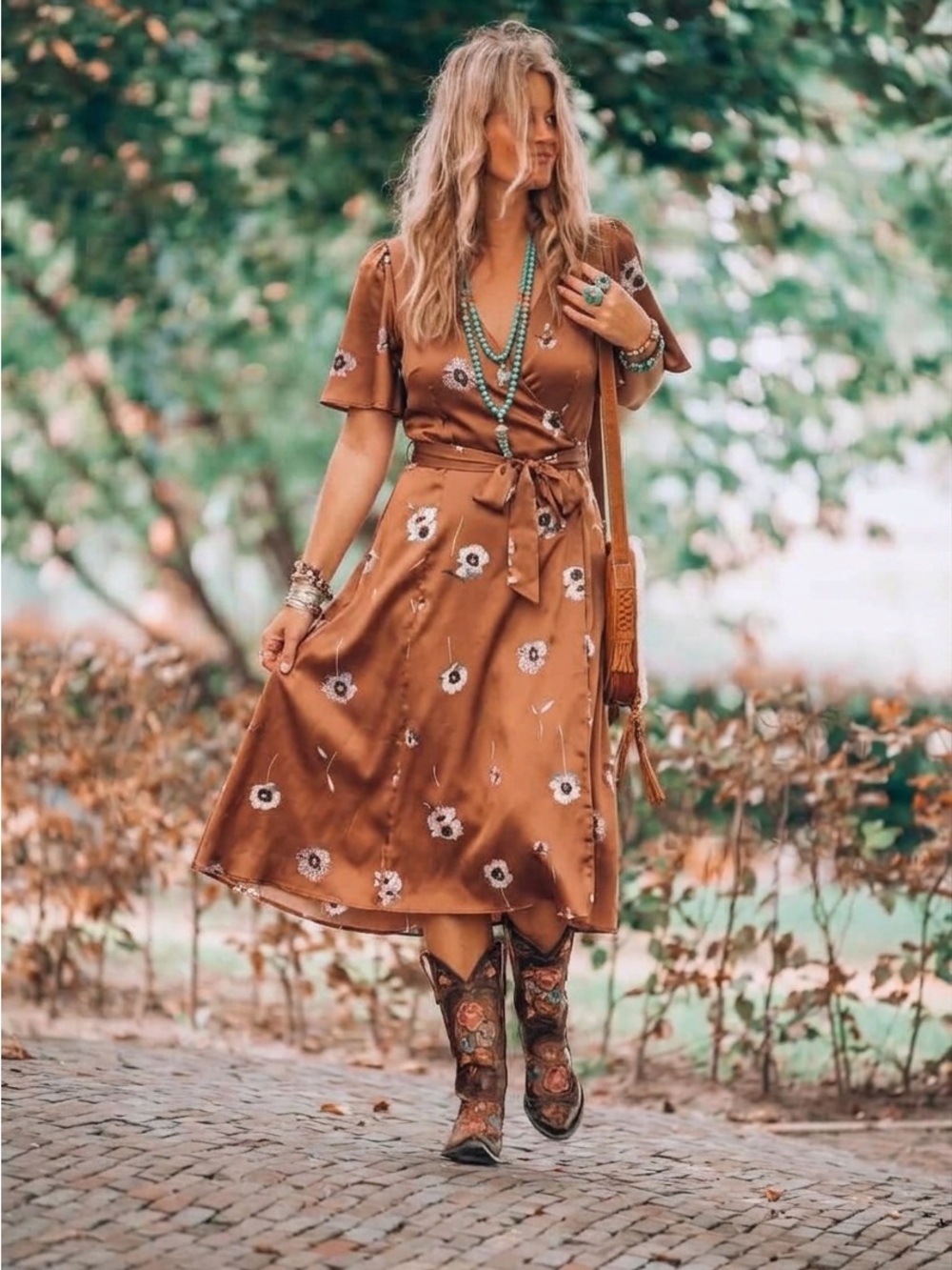 ASTR the Label Fiona Floral Wrap Dress in Bronze/Rust Size Small Like New!